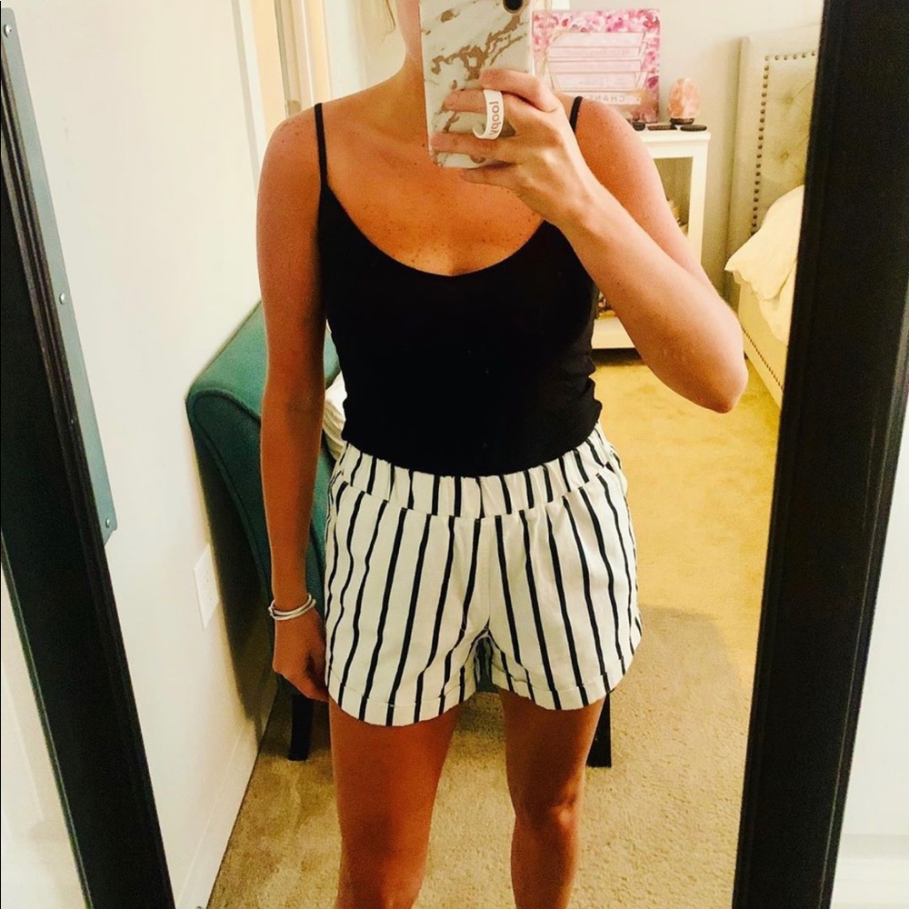 Forever 21 black and white stripped elastic short